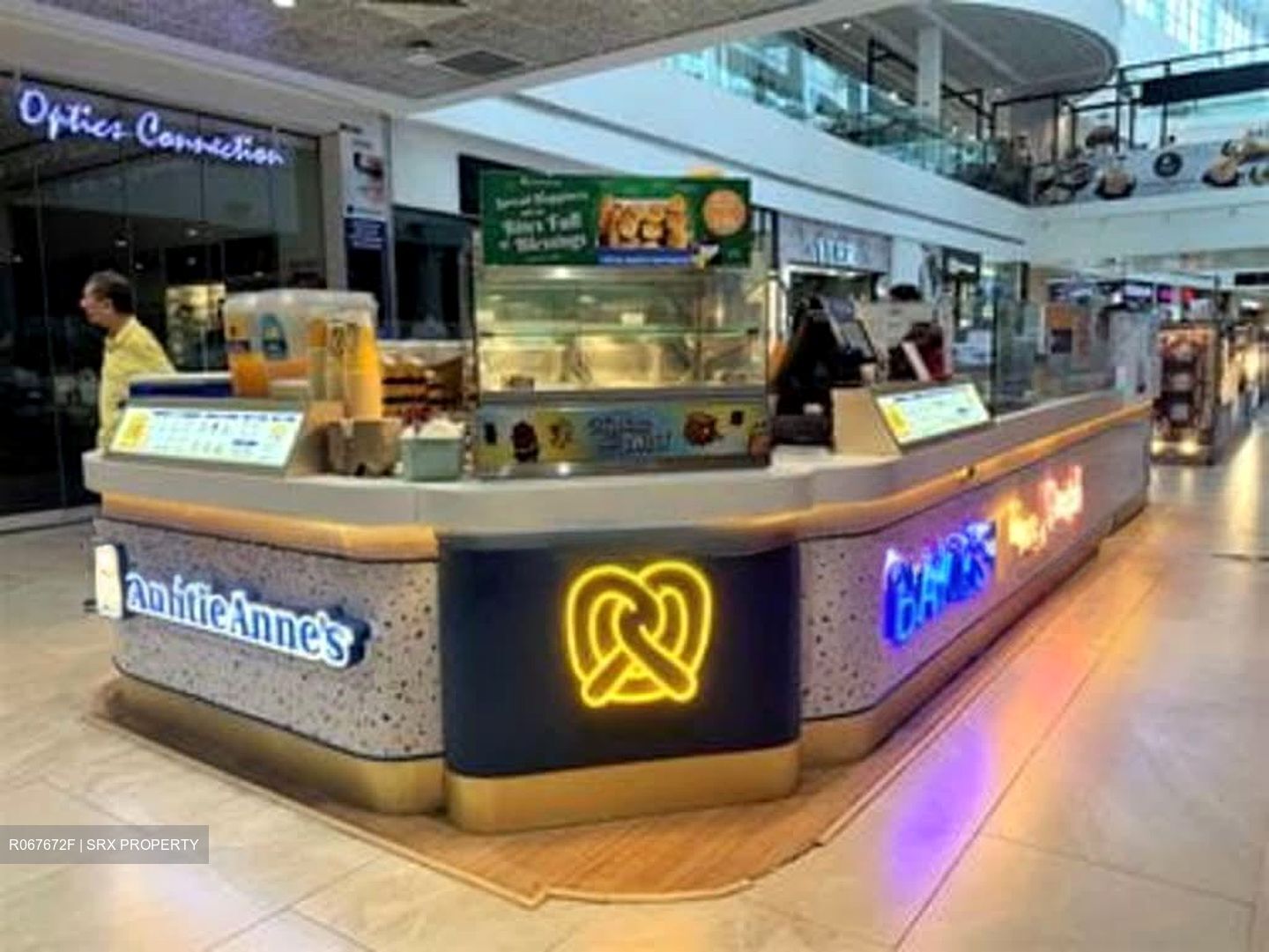 Ang Mo Kio (amk) Hub (D20), Retail #529134971